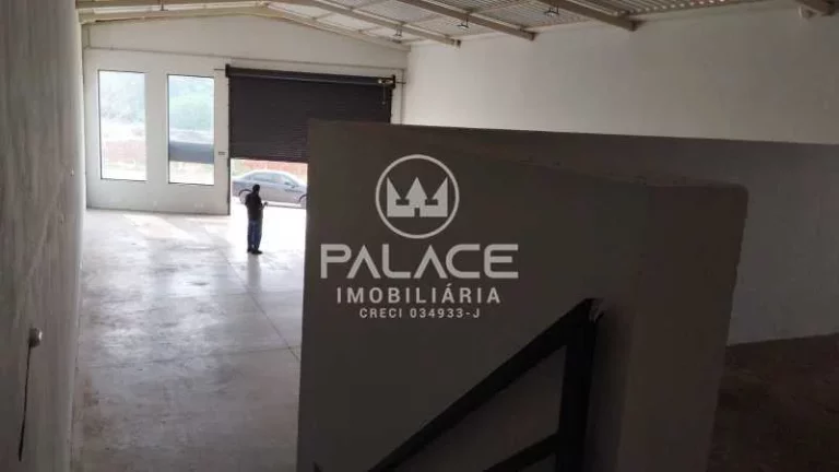 Imagem .Barracão excelente localização com 271,75 m² Salão comercial  02 banheiros social,; Cozinha/C...