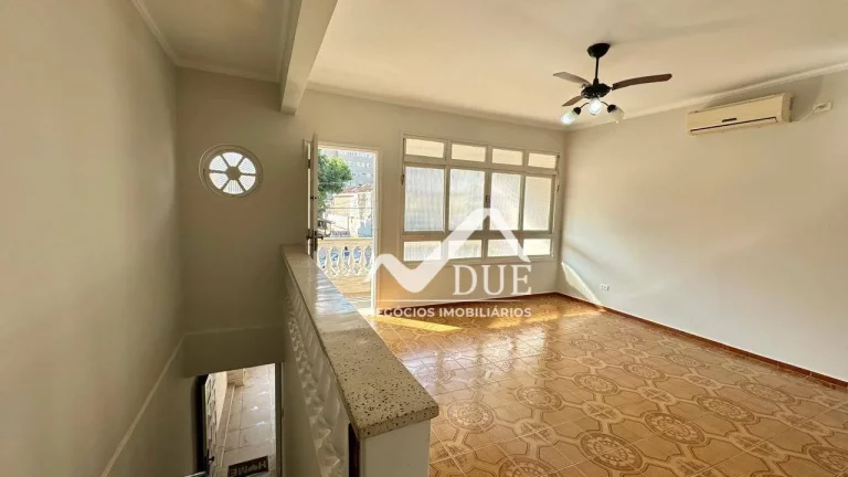 Imagem Casa com 3 dormitórios à venda, 142 m² por R$ 800.000,00 - Encruzilhada - Santos/SP