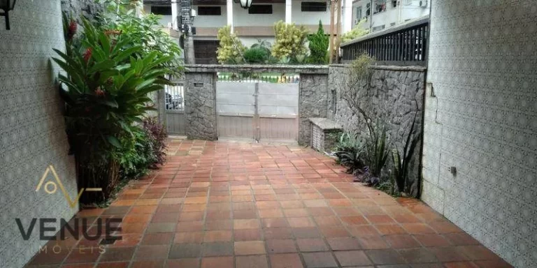 Imagem Casa com 4 dormitórios à venda, 230 m² por R$ 1.181.000,00 - Boqueirão - Santos/SP