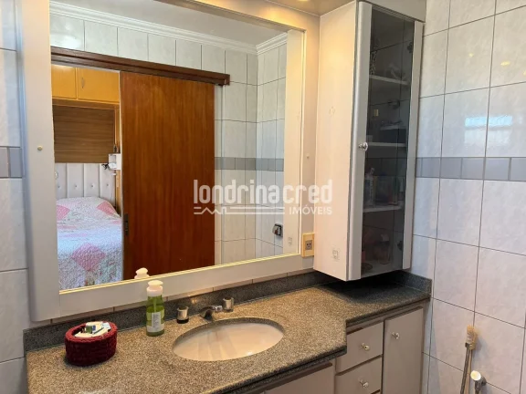 Imagem Apartamento no Edifício Torres Brasil com 3 dormitórios (1 suíte), sacada, 2 vagas de garagem e 92m² de área útil — conforto, espaço e ótima localização!
