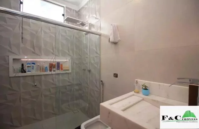 Imagem Casa / Sobrado para Venda em Limeira, Jardim Adélia Cavicchia Grotta, 3 dormitórios, 1 suíte, 2 banheiros, 3 vagas