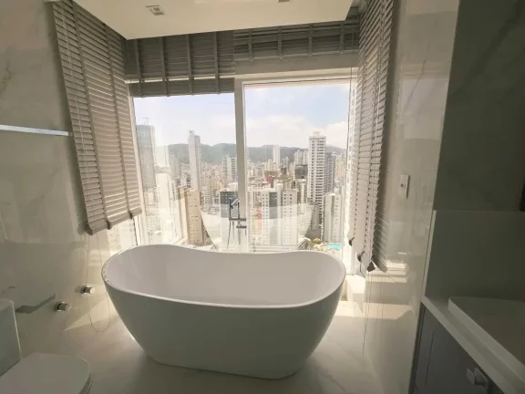 Imagem Apartamento vista mar com 4 suítes e 4 vagas de garagem em Balneário Camboriú/SC