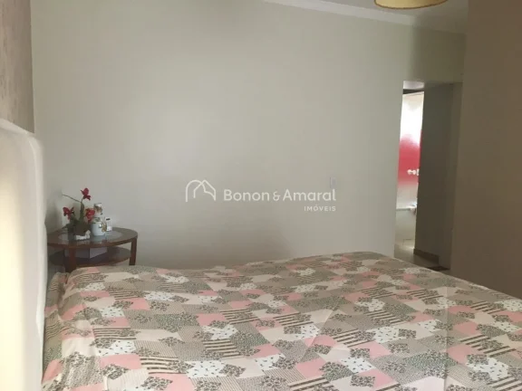 Imagem Em uma localização privilegiada, no Condomínio Vivenda das Cerejeiras em Valinhos, esta casa ofer...
