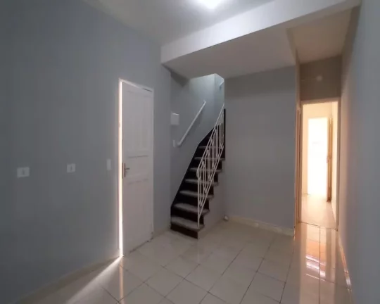 Imagem Sobrado Com 2 Quartos à Venda, 200 m² - Vila Polopoli