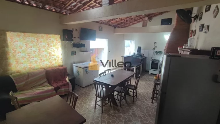Imagem Descubra esta ampla e aconchegante residência localizada em um dos bairros mais desejados da cidade...