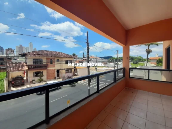 Imagem Casa Semi-Mobiliada com 03 suítes sendo 01 máster, localizado em Balneário Camboriú - SC