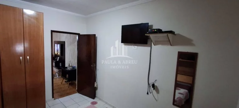 Imagem Casa Térrea 125m², 3 Dormitórios, 1 Banheiro, 1 Lavabo, 2 Vagas, Churrasqueira, Cômodo de depósito na Vila Bela Vista, Santo André