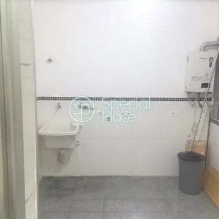 Imagem Apartamento com 180m² a venda no Itaim Bibi com ambientes amplos e claros. Living para dois ambient...
