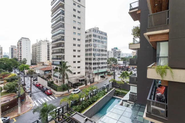 Imagem Apartamento 187M² Reformado, 3Q, 1 Suíte, 2 Banheiros, 2 Vagas, Lavabo, Sol da Manhã, Portaria 24h, Academia, Salão de Festas.