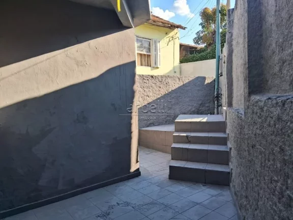 Imagem Casa com 70 M², 1 dormitório, 1 banheiro, sala, cozinha, área de serviços e quintal. Boa casa co...