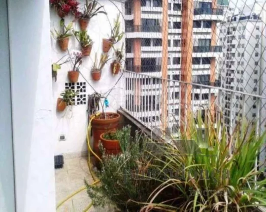 Imagem Excelente cobertura trilex. 1º Piso com living amplo para 2 ambientes, 3 dormitórios sendo 2 suít...