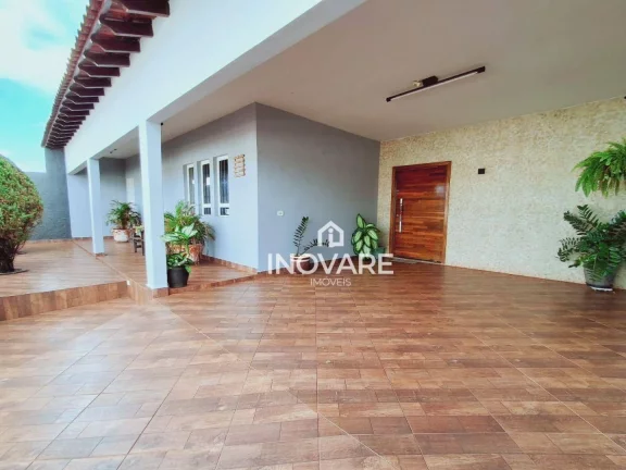 Imagem Casa com 4 dormitórios à venda, 273 m² por R$ 600.000,00 - Setor Afonso Pena - Itumbiara/GO