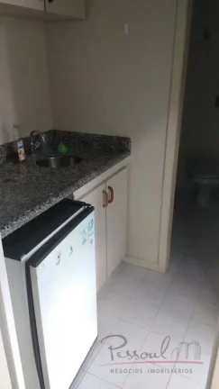 Imagem Sala comercial com área privativa de 60,79m² e área total de 101,02m². SEMI MOBILIADA. O Centro ...