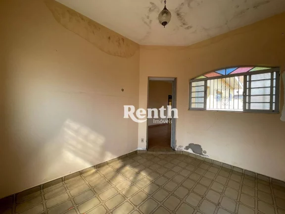 Imagem Casa com 4 dormitórios (2 suítes) à venda, 310 m² por R$ 750.000 - Vila Martins - Rio Claro/SP