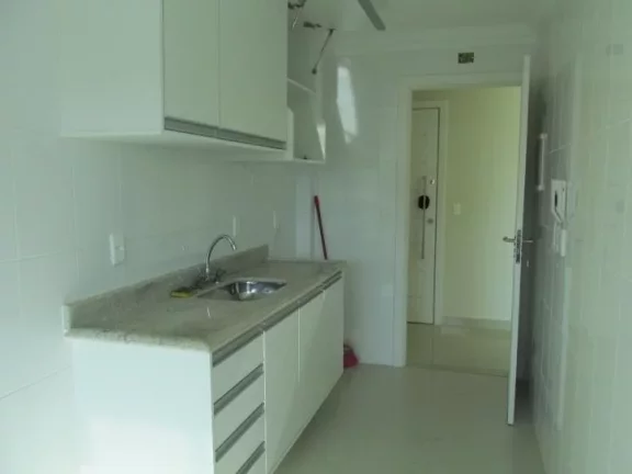 Imagem Apartamento com 2 dormitórios à venda, 90 m² por R$ 650.000,00 - Braga - Cabo Frio/RJ