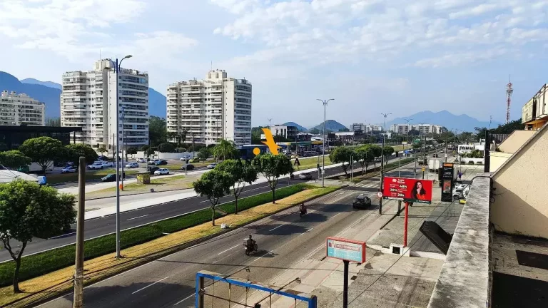 Imagem Av. das Américas - Recreio - Predio comercial no melhor local do Recreio!!! Possibilidade de venda integral ou de unidades!!!