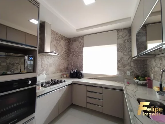 Imagem LINDA CASA COM VISTA PARA O LAGO