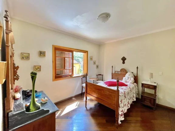 Imagem Casa contemporânea, com ótimo acabamento, muita natureza e privacidade.