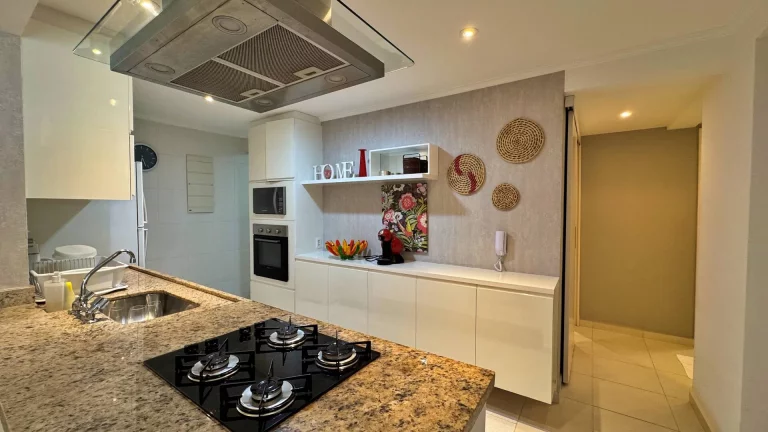 Imagem Apartamento com 3 dormitórios à venda, 95 m por R$ 2.600.000,00 - Riviera