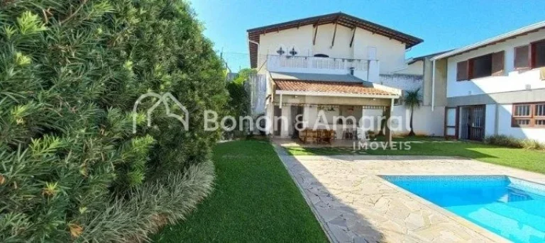 Imagem Linda casa á venda no Condomínio Reserva Iguatemi com hall de entrada social e de serviço, vaga p...