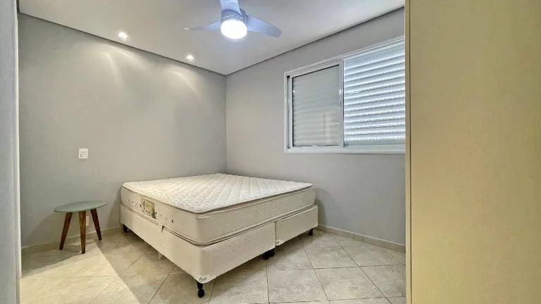 Imagem Apartamento Decorado de 3 Dormitórios a 350 metros da Praia em Riviera