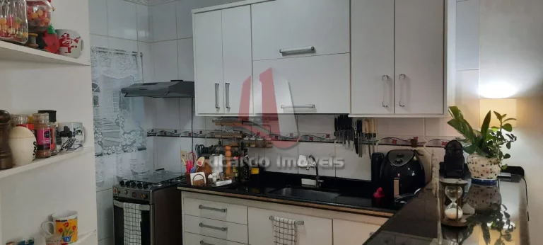 Imagem Casa Duplex c/ 4 Dormitórios à Venda, 150 m² no Peró - Cabo Frio/RJ