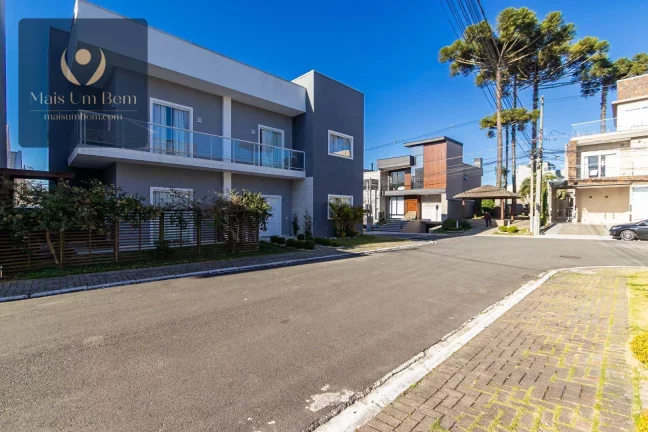 Imagem Sobrado com 3 dormitórios à venda, 198 m² por R$ 998.000,00 - Umbará - Curitiba/PR