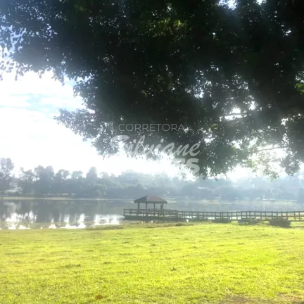 Imagem Excelente casa 280 m² com piscina no condomínio Vivendas do Lago