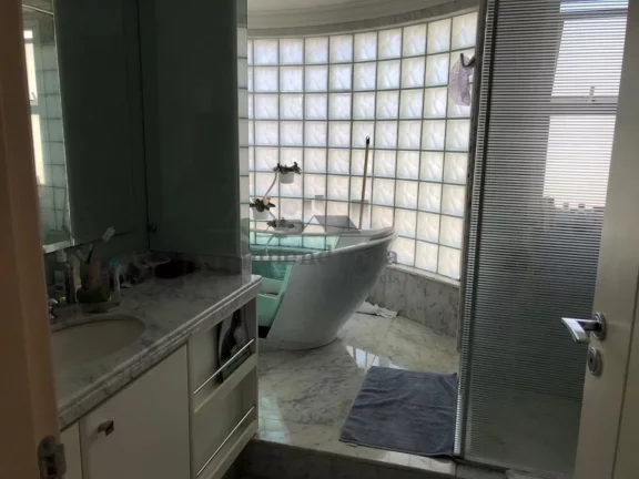 Imagem Cobertura Duplex no Pacaembu com 3 suítes e 6 vagas, 848m²