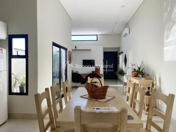 Imagem Com 190 m² de área construída, essa casa térrea encanta pela planta bem distribuída, ambientes ...