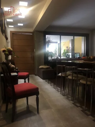Imagem Casa no Condomínio Andreas - 4 dorms - 200m²