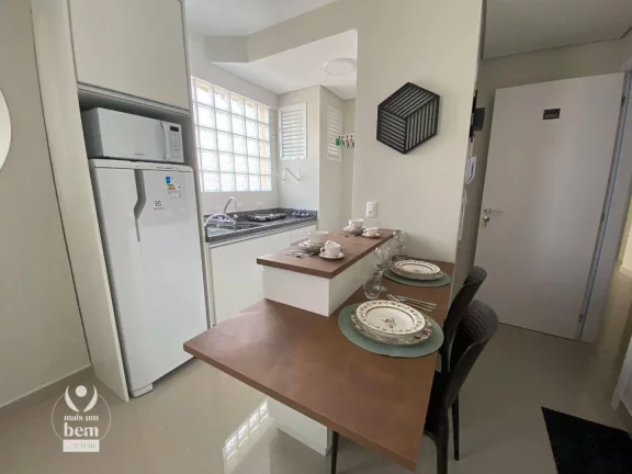 Imagem Apartamento mobiliado com 1 suíte com sacada à venda por R$ 365.000 - Centro - Curitiba/PR