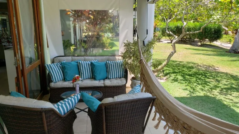 Imagem Apartamento Mobiliado à venda em Imbassaí, Mata de São João - Condomínio com Piscina e Academia