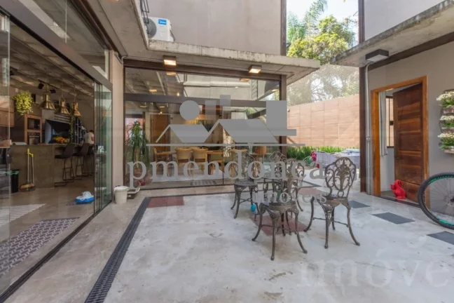 Imagem Casa de Vila em Perdizes com 3 sui­tes e 2 vagas, 202m²