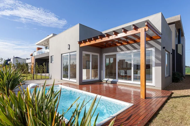 Imagem Casa à venda em Torres, Condomínio Reserva das Águas, com 3 quartos, 263,53m²