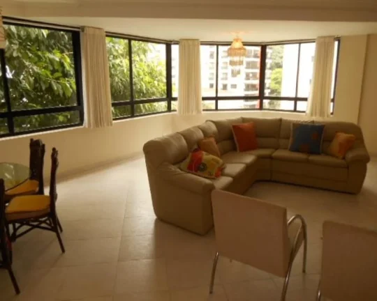 Imagem Apartamento à venda no Guarujá na Praia das Pitangueiras.