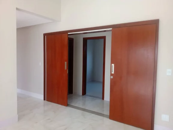 Imagem Casa Térrea à Venda no Condomínio Quintas da Barra (Pé de Areia) - Acesso Privativo ao Mar!