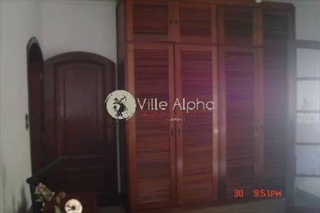 Imagem Fantástica Casa a venda no condomínio fechado da Santa Terezinha em Santos