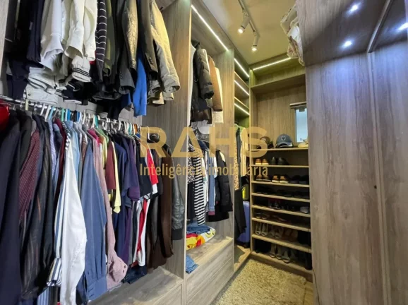 Imagem OPORTUNIDADE! De R$980.000,00 por R$899.000,00! Lindíssimo sobrado no Bairro Gloria, com fácil ace...