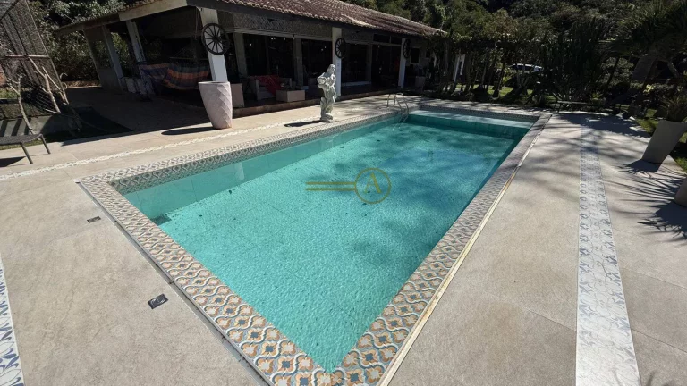 Imagem Em busca de um refúgio para chamar de seu Sítio tem arquitetura histórica