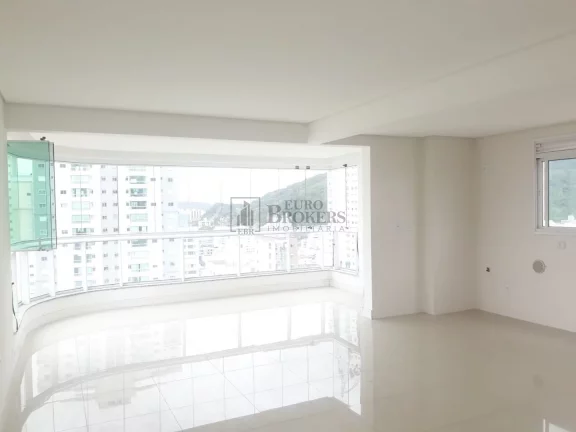Imagem Apartamento com 3 suítes à venda no Centro de Balneário Camboriú/SC