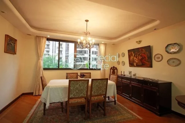 Imagem Ótimo apartamento com 260m² de área privativa, 4 dormitórios ( 3 suítes) e 4 vagas na garagem. ...