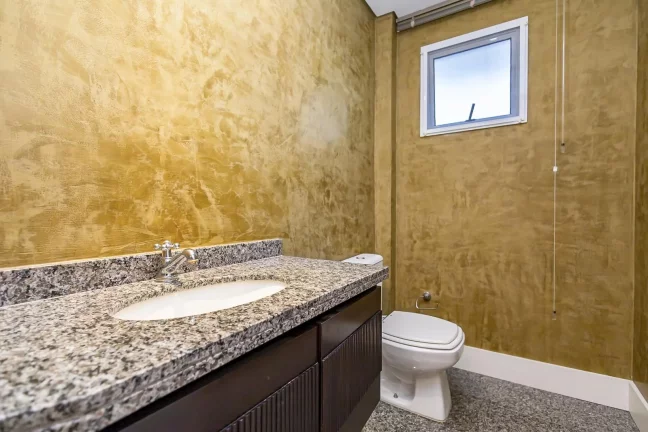 Imagem Casa em Condomínio de 4q. em Campo Comprido