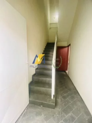 Imagem "Cansado de procurar galpão e só achar encrenca?"