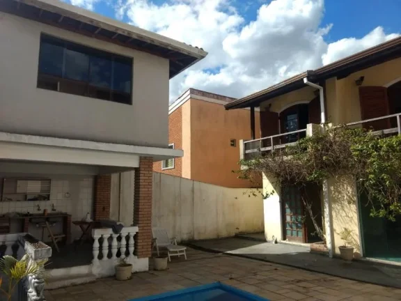 Imagem Sobrado para Venda por R$1.000.000,00 com 350m², 3 dormitórios e 1 suite - Centro, Cotia / SP - Cód. BDI24820