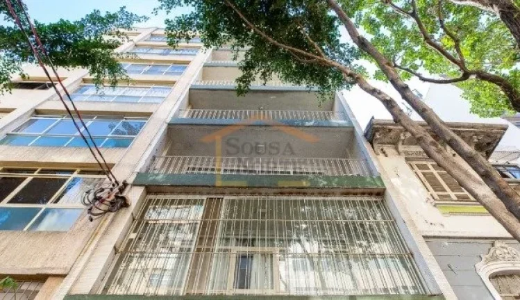 Imagem Apartamento com 254 m² de área, composto por 3 dormitórios, sendo 1 suíte, 4 banheiros, varanda,...