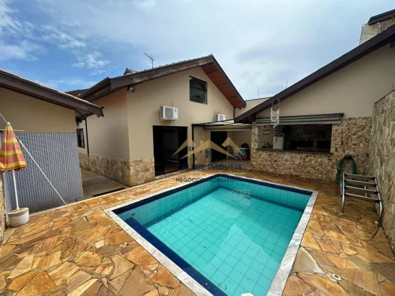 Imagem Casa com 3 dormitórios à venda, 209 m² por R$ 700.000,00 - Chácara Junqueira - Tatuí/SP
