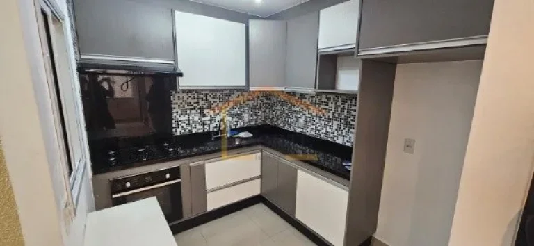 Imagem Casa em condomínio fechado, 2 suítes, banheiro social, móveis planejados na cozinha, dormitórios...