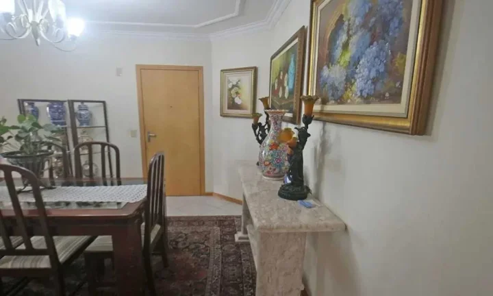 Imagem Apartamento quadra mar com 3 dormitórios sendo 1 suíte e 1 vaga de garagem em Balneário Camboriú/SC