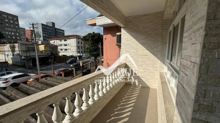 Imagem Casa com 3 dormitórios à venda, 142 m² por R$ 800.000,00 - Encruzilhada - Santos/SP